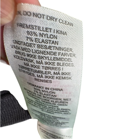 Gymshark Leggings XS Black Seamless Cropped Laser Cut High Waist Workout Pants - Picture 5 of 9